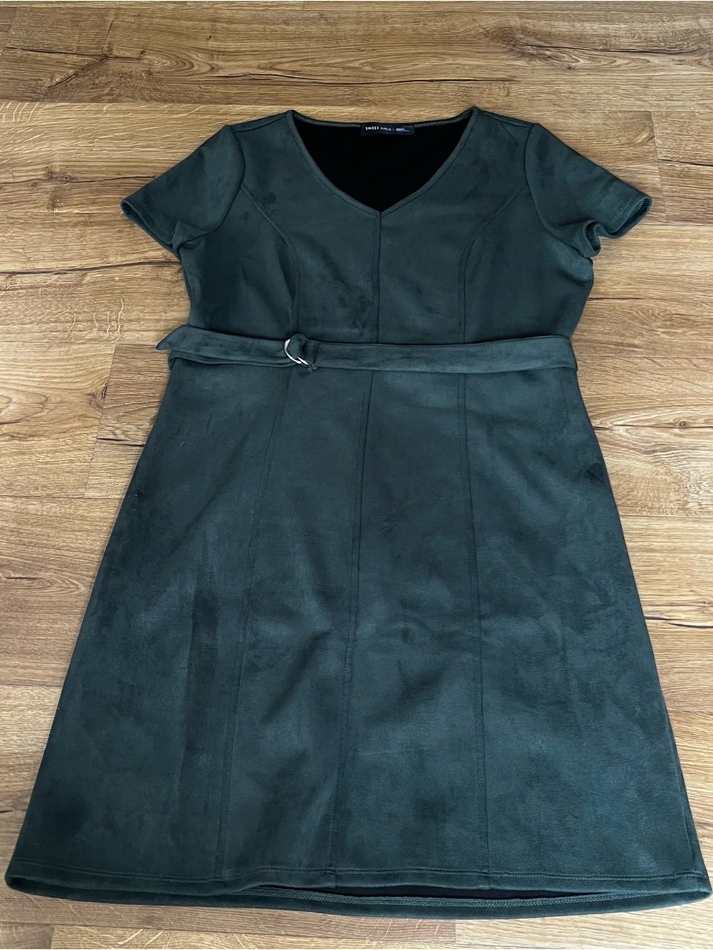 Sweet Halo Green Short-Sleeve V-Neck Mini Dress with Waist Belt